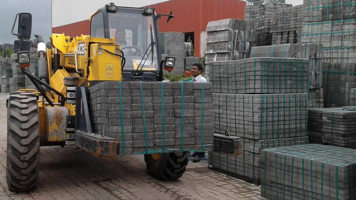 telehandler-concrete-block-handler-2880-1619