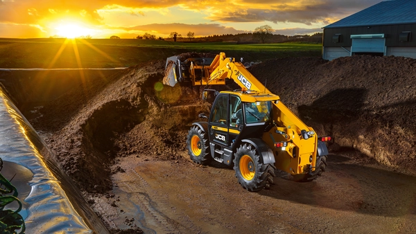 Hero Image - 542-70 - Telescopic Handlers - Stage V - Series III - AGRIXTRA_TORQUELOCK