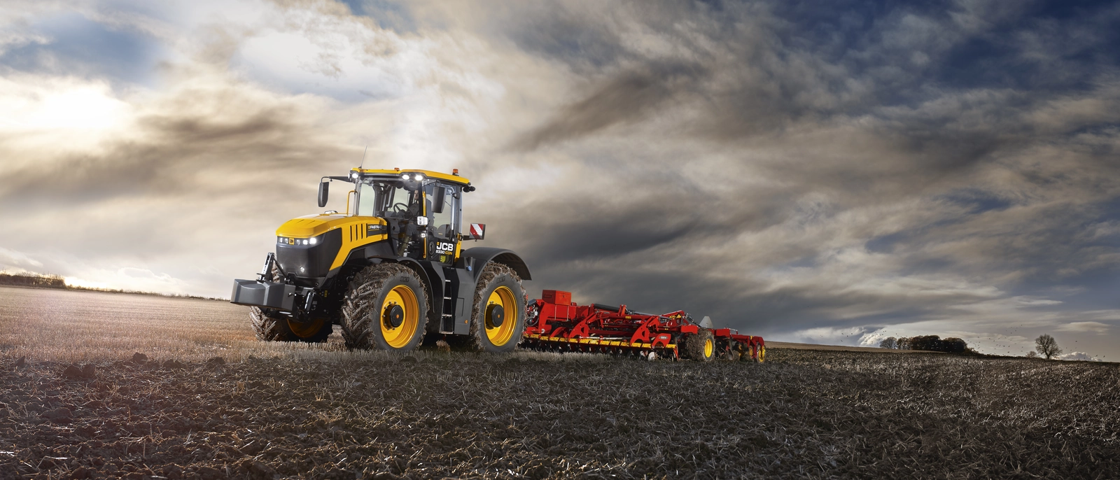 Fastrac 8330 iCON ploughing application