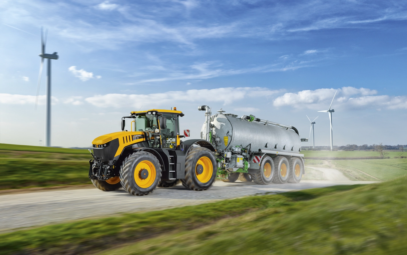 Fastrac 8330 iCON roading while towing 