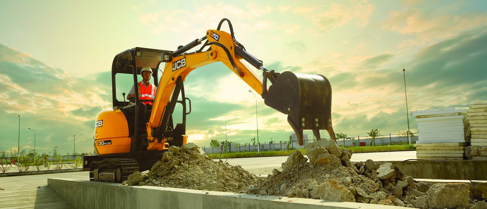 App_JCB30Plus_25