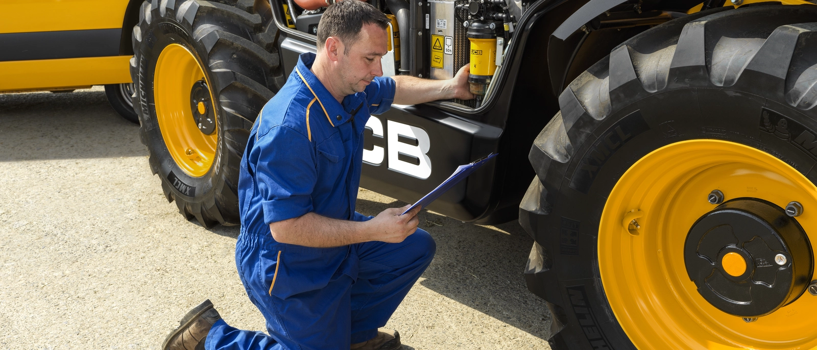 Service_Shot_6_THL_536-95