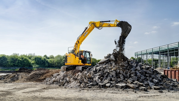 145XR reduced tailswing X series tracked excavator 