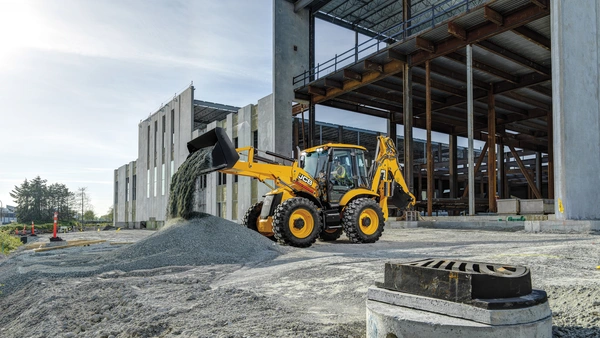 4CX PRO Backhoe Loader P995-B Application 1