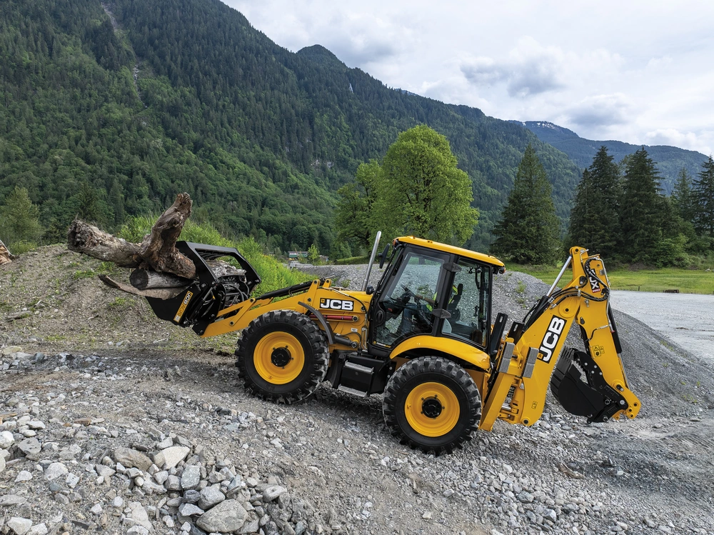 4CX PRO Backhoe Loader P995-B Application 11