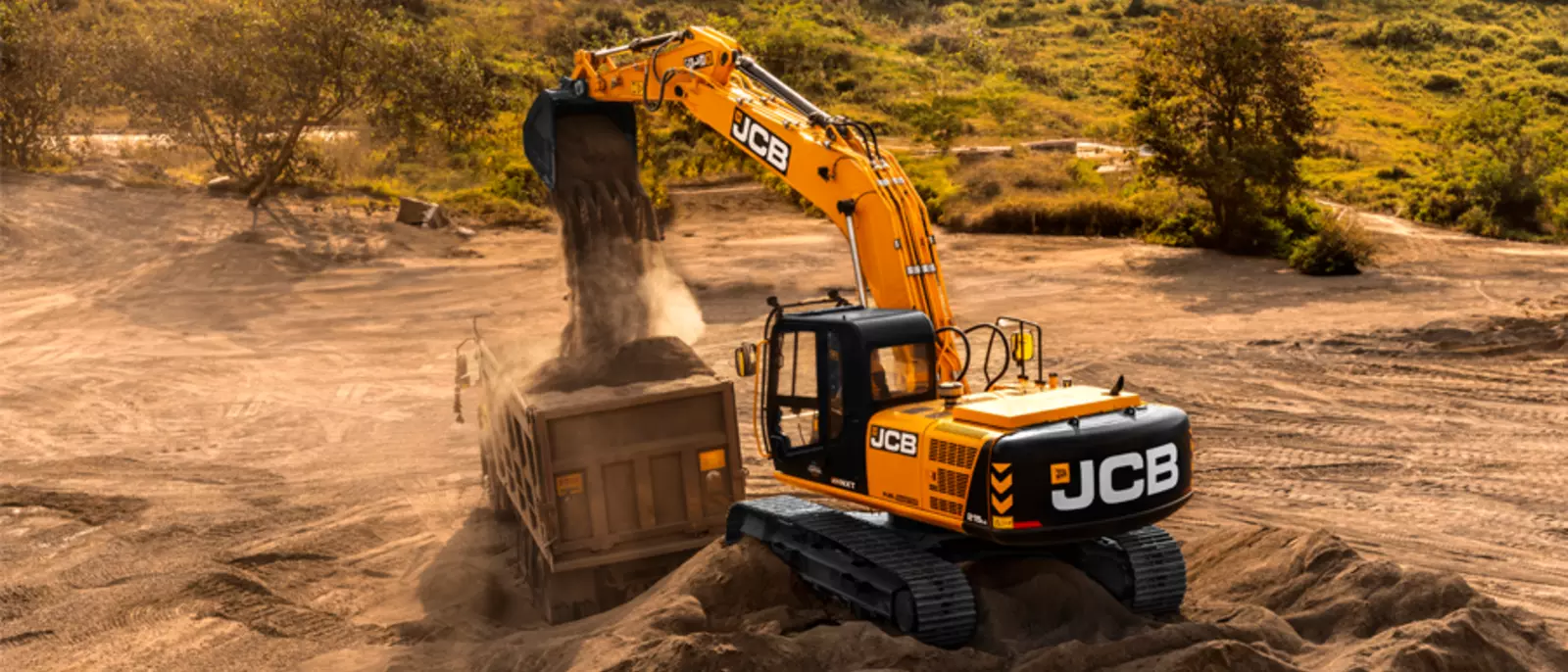 NXT 215LC Fuel Master 0Q4A3796-1 (900x600)