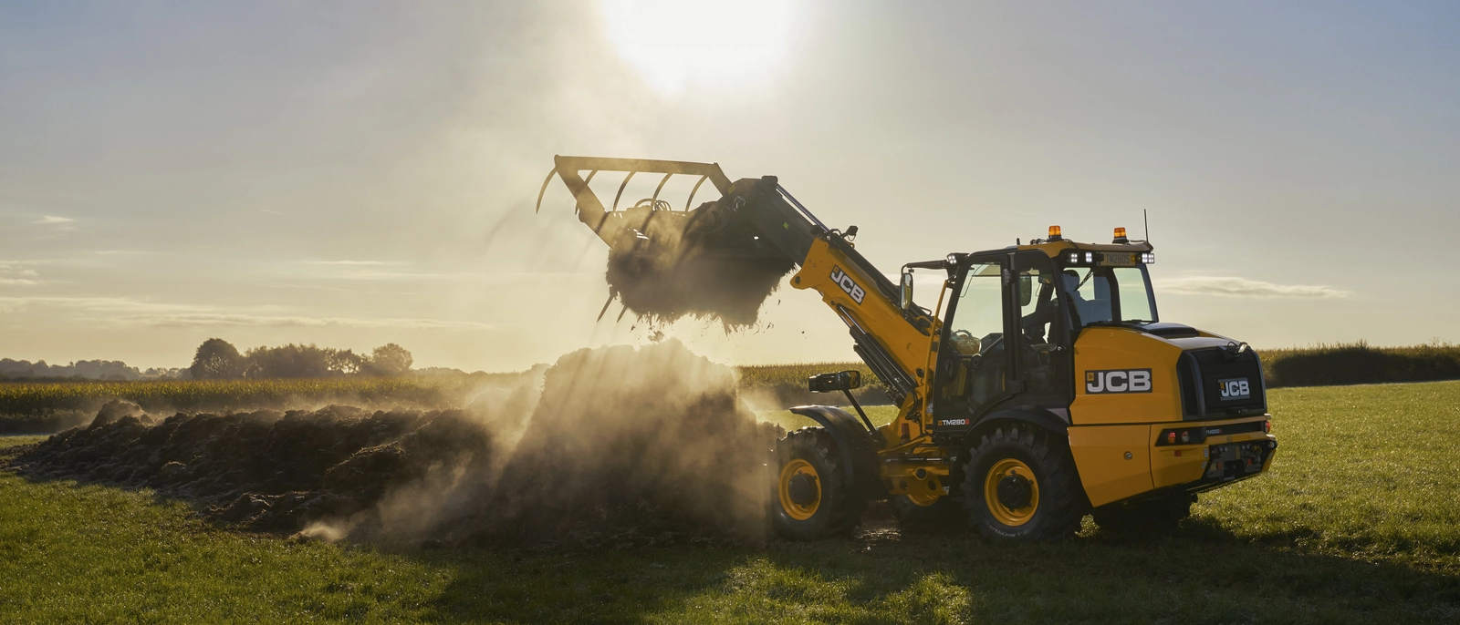 TM280S grabbing a muck pile 