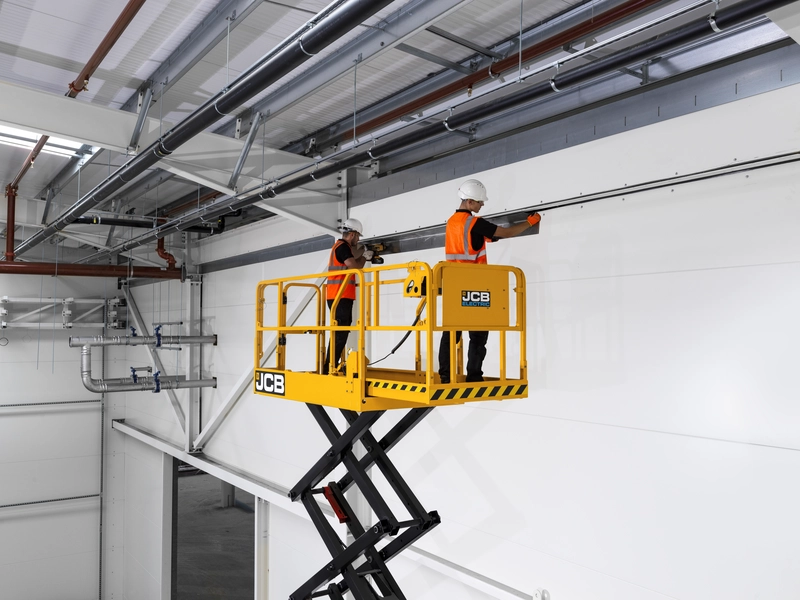 S4046E Electric Drive Scissor Lift in Construction Application