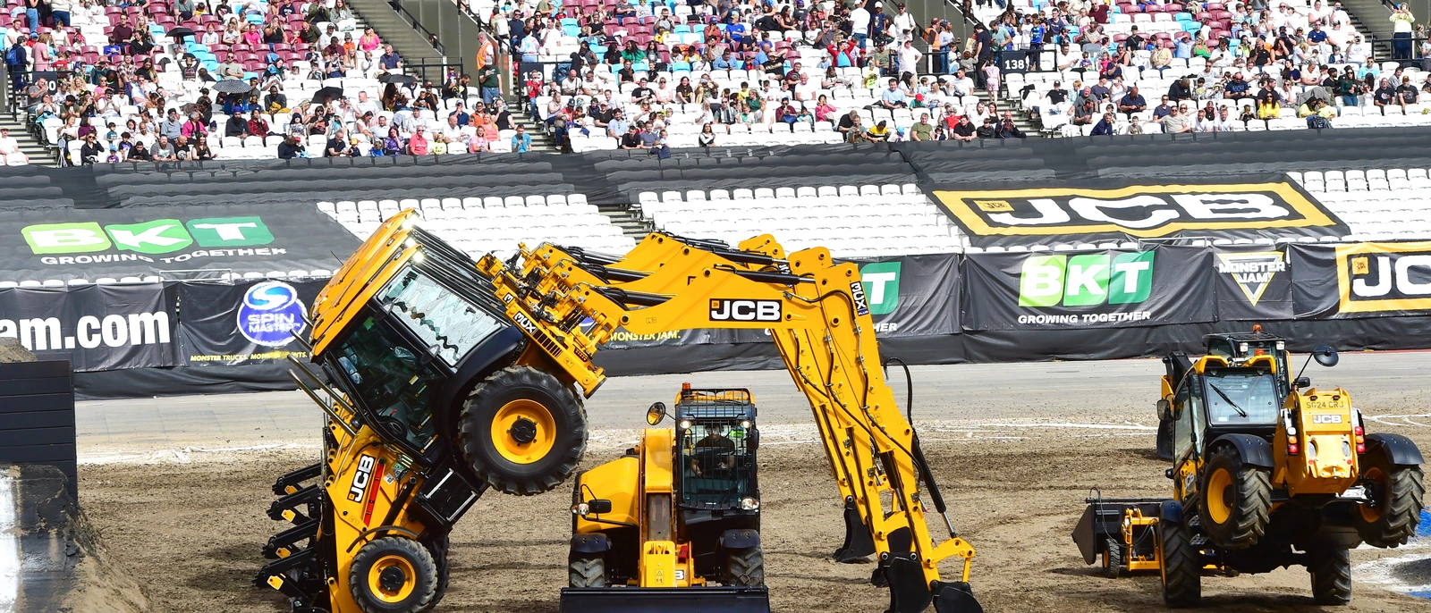 Dancing Diggers Monster Jam London Stadium