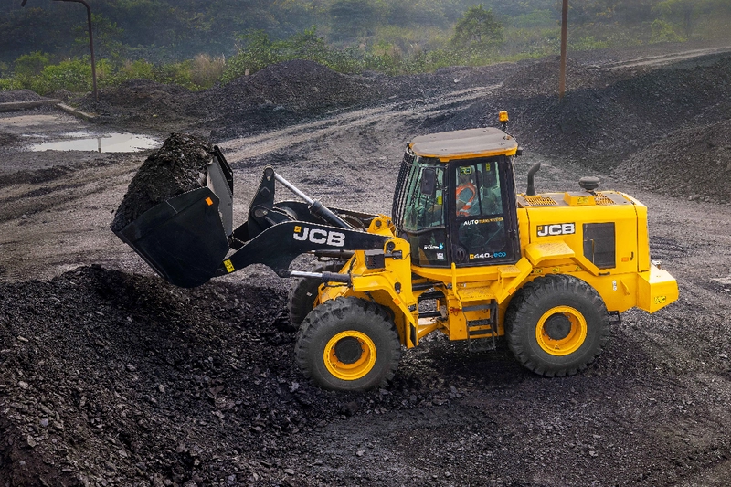 440-5-WHEELED-LOADER-Better Fuel Efficiency