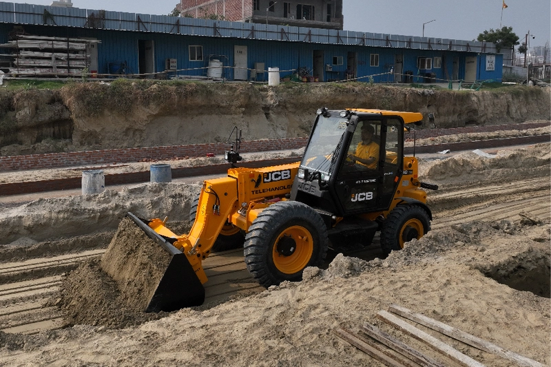 540-70-Telehandler-BETTER PERFORMANCE UPTIME and FUEL EFFICIENCY
