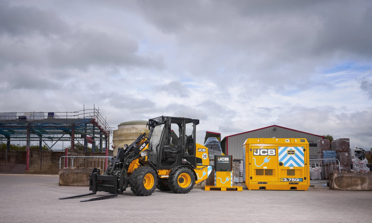 403E Cab with Powerpack & Fast Charger