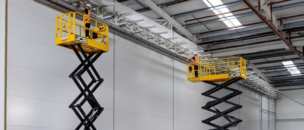 S2646E and S4550E Electric Drive Scissor Lift in Construction Application