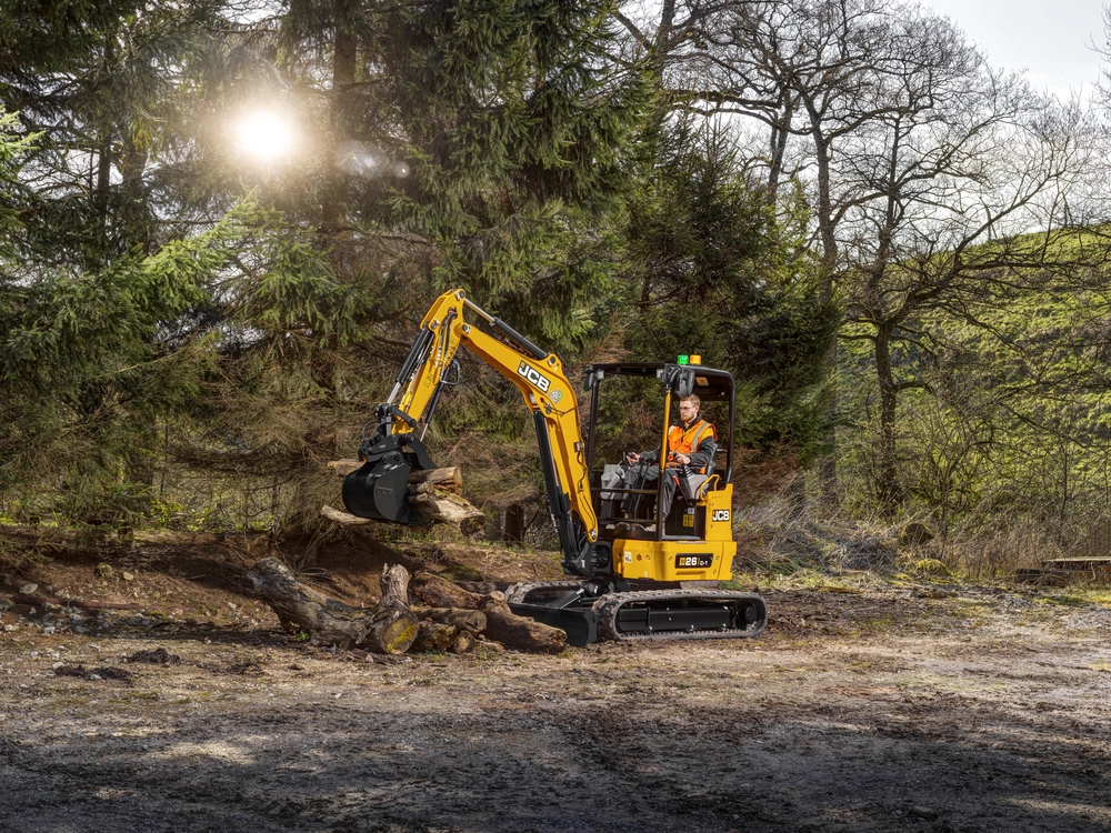 26C - MEX Hydraulic Thumb + GP Bucket - application image