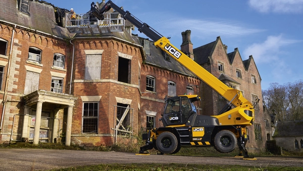 JCB 558-260R PRO Rotating Telehandler - Work platform 