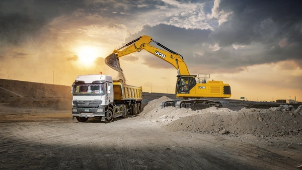 520X - Heavy Excavator -  Non Legislation - Loading