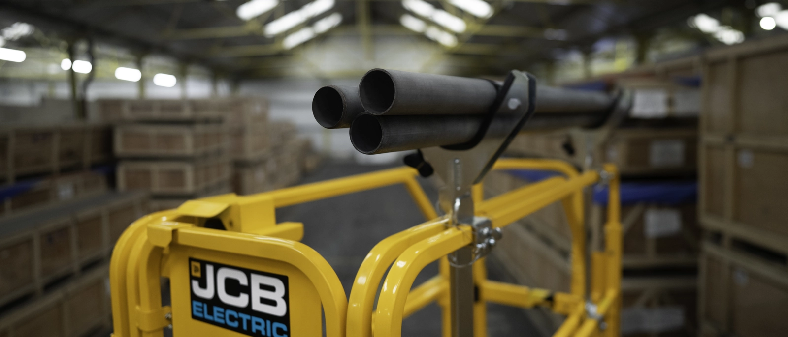 JCB ALTURA - Access attachments - ALTURA PipeRAK on a Scissor lift