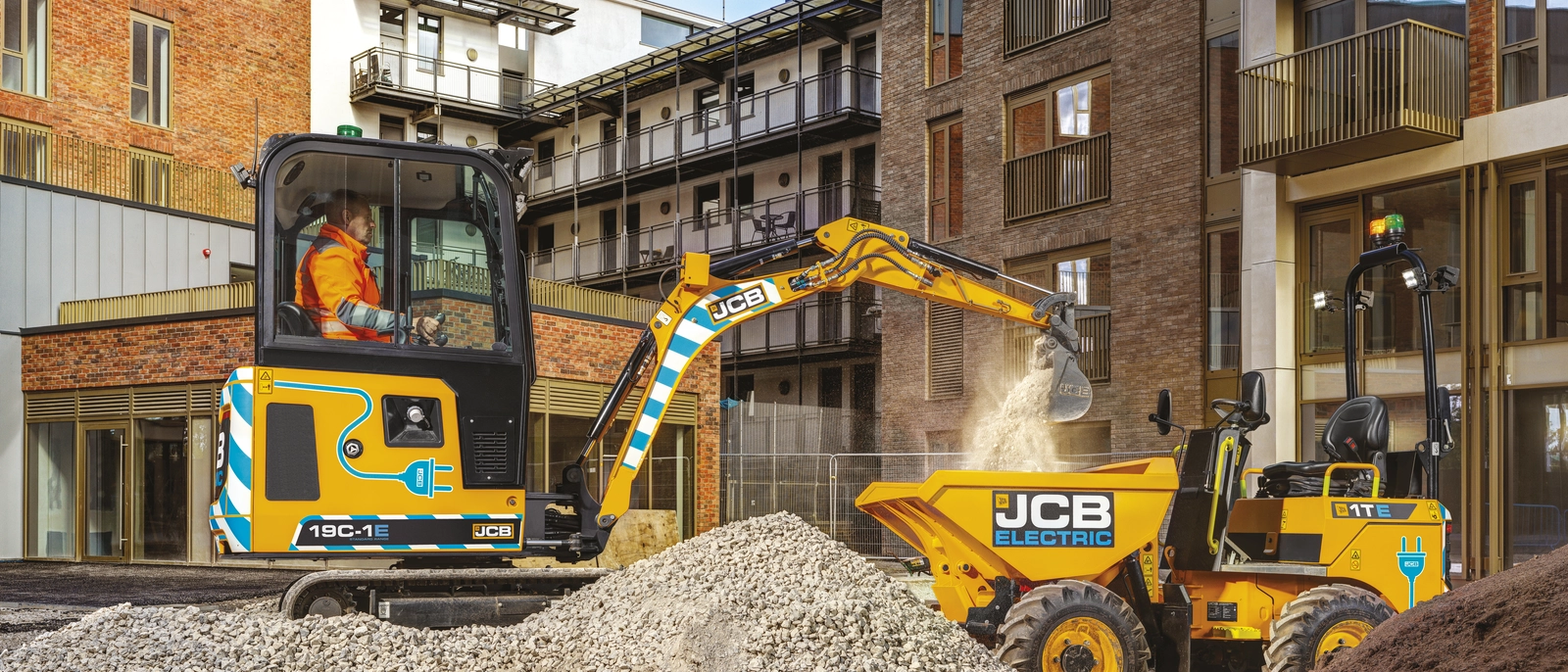 19C-1E Mini Excavator - Electric Long Range - Unloading Material Into Site Dumper 