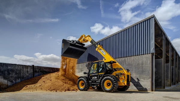 546-70-Agricultural Telescopic Handler-Stage V-Application Imagery