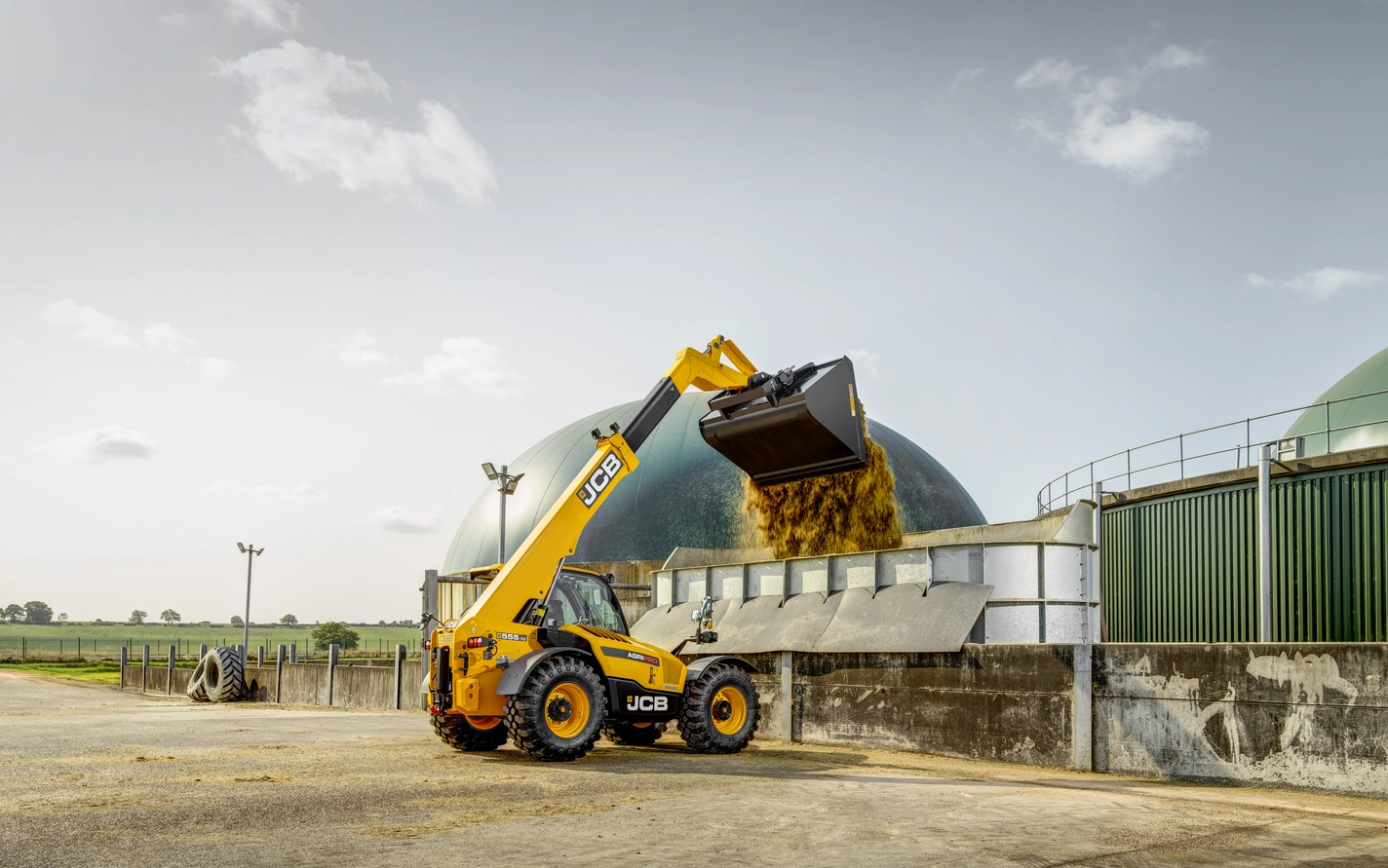 555-70-Agricultural Telescopic Handler-Stage V-Application Imagery