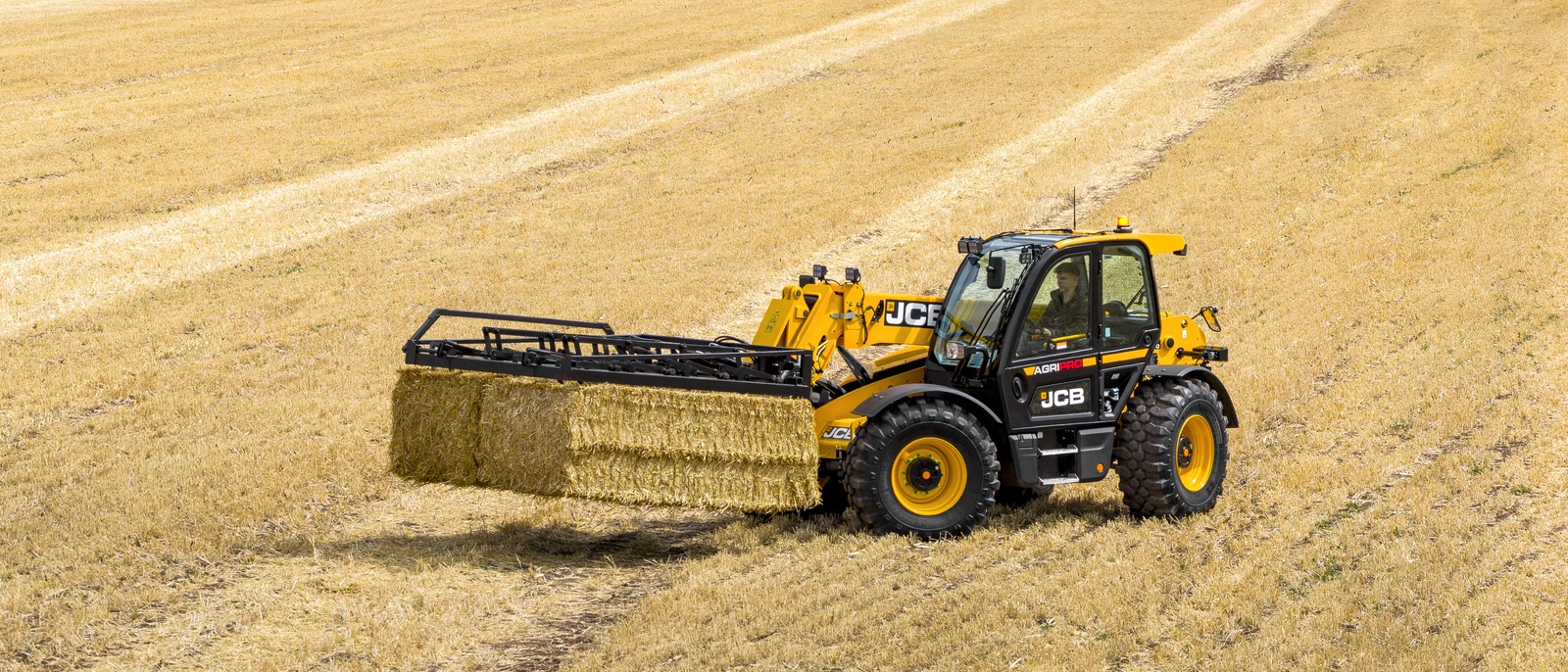 555-70-Agricultural Telescopic Handler-Stage V-Application Imagery