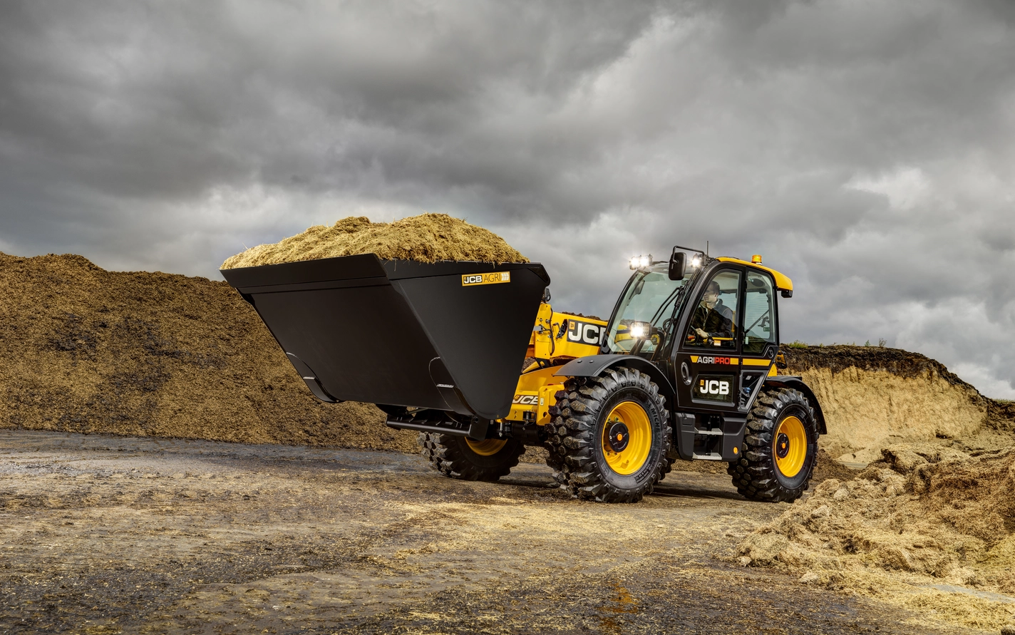 546-70-Agricultural Telescopic Handler-Stage V-Application Imagery