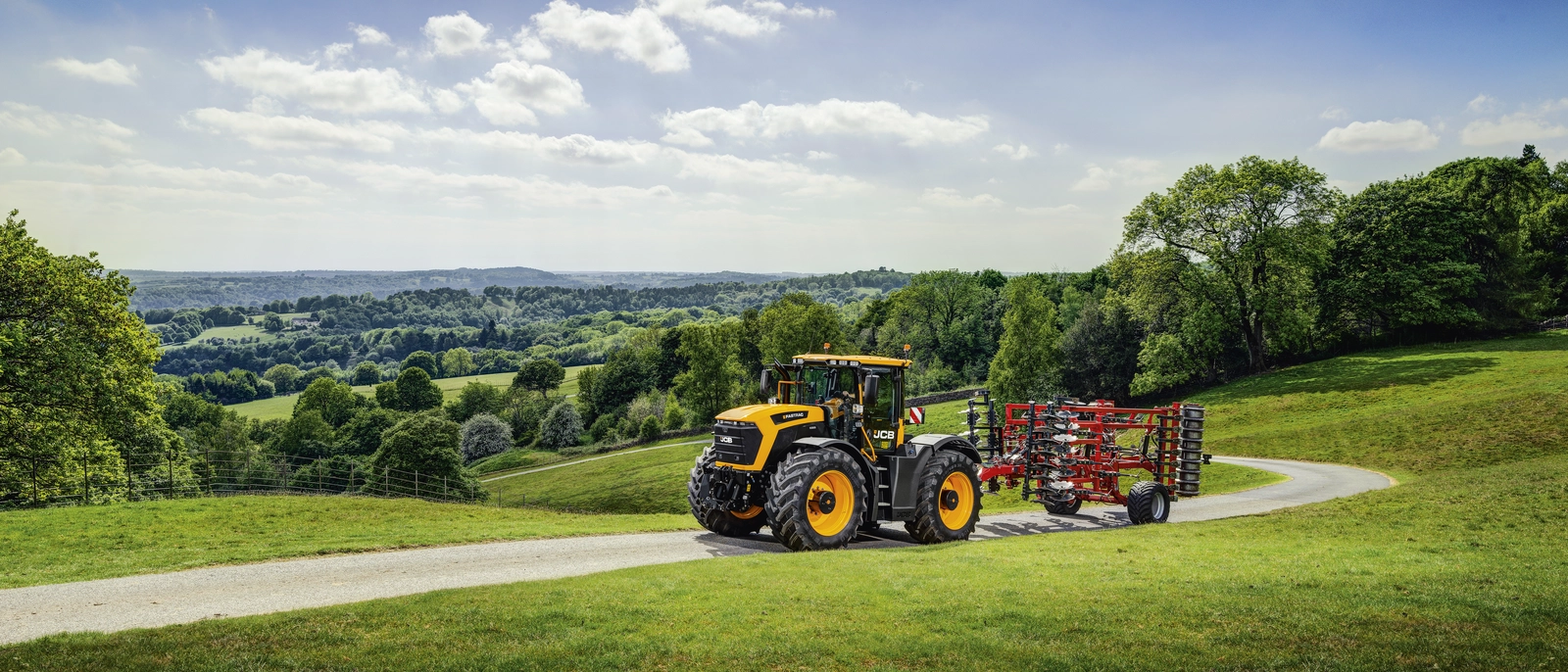 Fastrac 6000 Series - 6300 - Stage V - Roading with cultivator