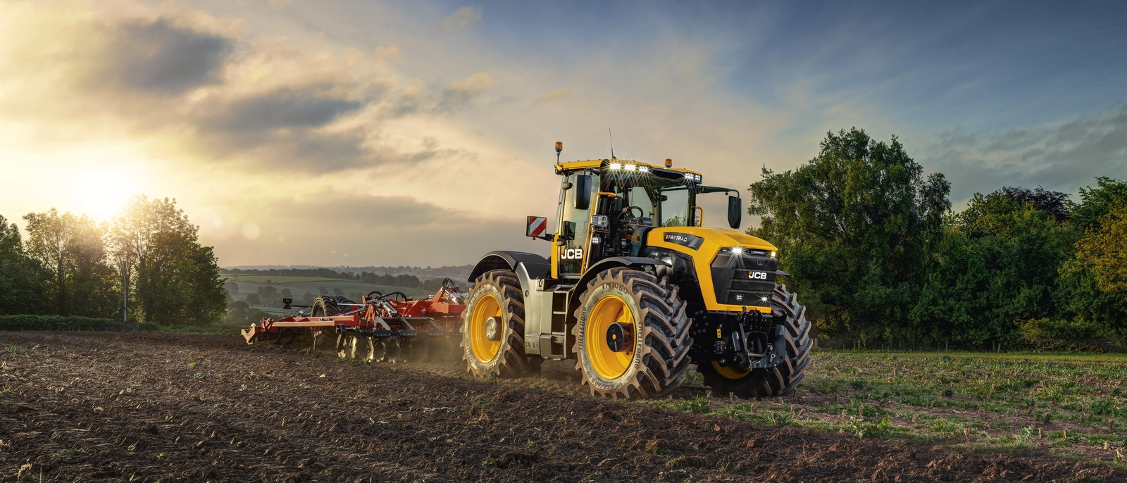 Fastrac 6000 Series - 6300 - Stage V - Cultivation at Sunset Application