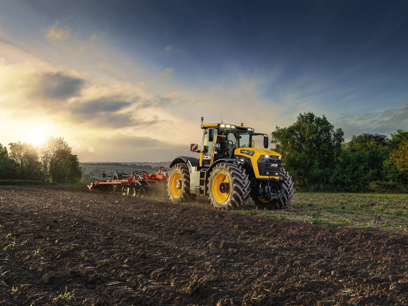 Fastrac 6000 Series - 6300 - Stage V - Cultivation at Sunset Application