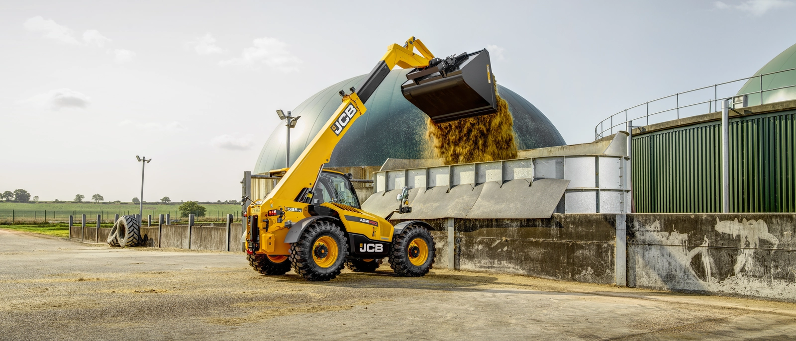 555-70-Agricultural Telescopic Handler-Stage V-Application Imagery