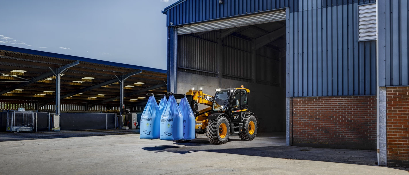 546-70-Agricultural Telescopic Handler-Stage V-Application Imagery