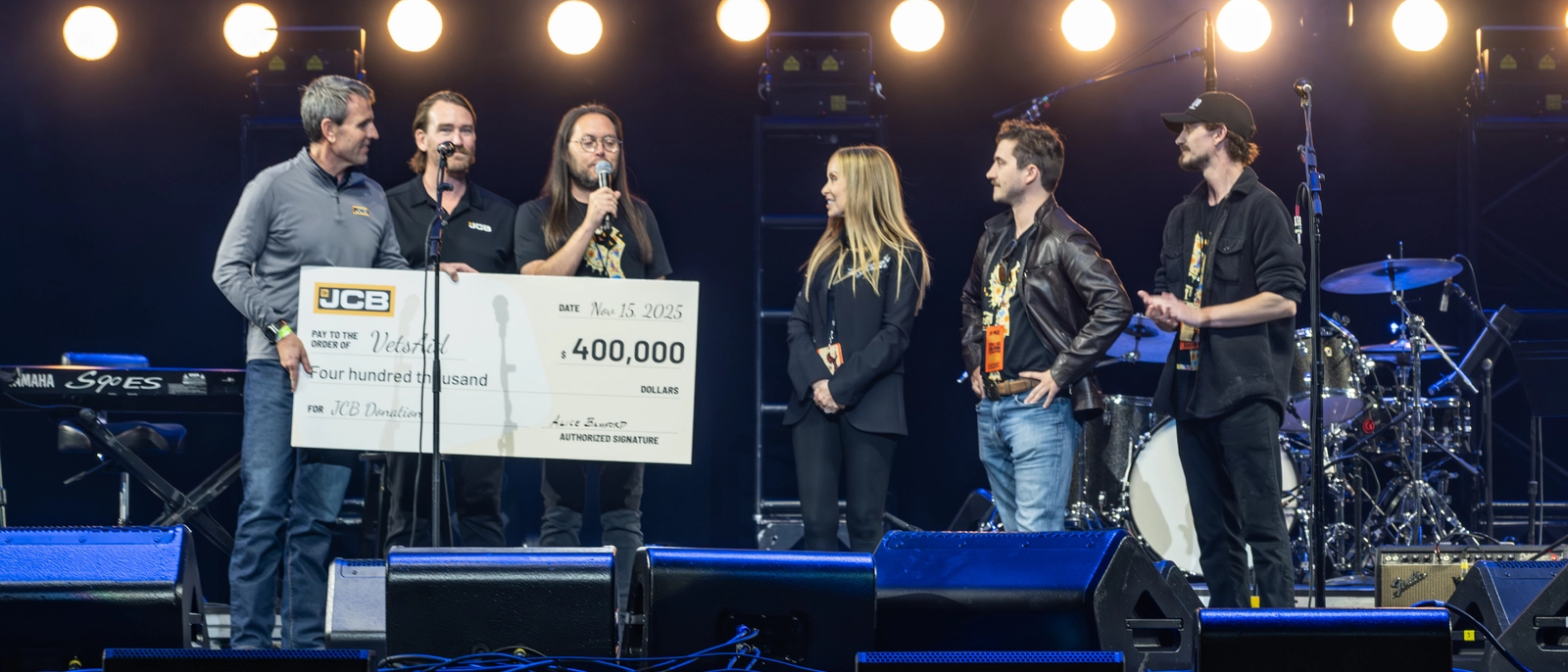 Vetsaid- Check- Front stage -Concert Photo