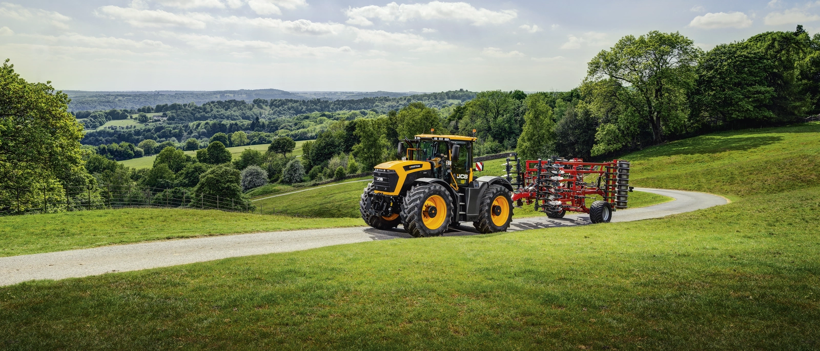 Fastrac 6000 Series - 6300 - Stage V - Roading with cultivator