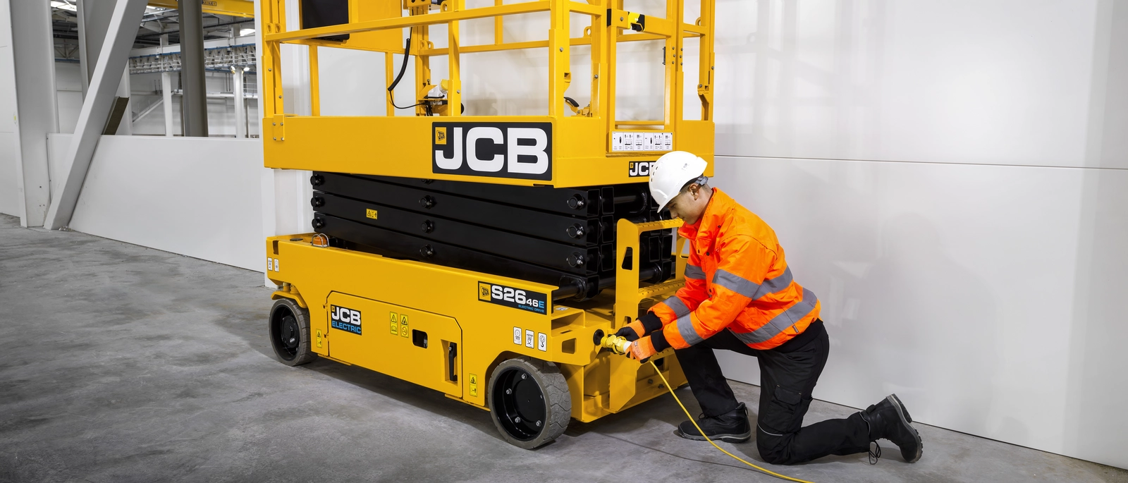 S2646E Electric Drive Scissor Lift Charging