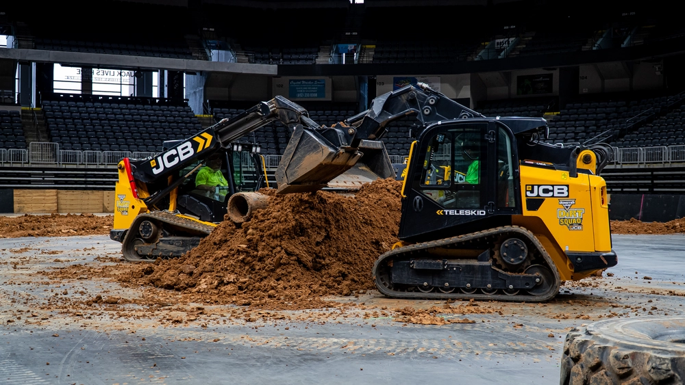 en-us-Teleskid-Monster Jam-Photo