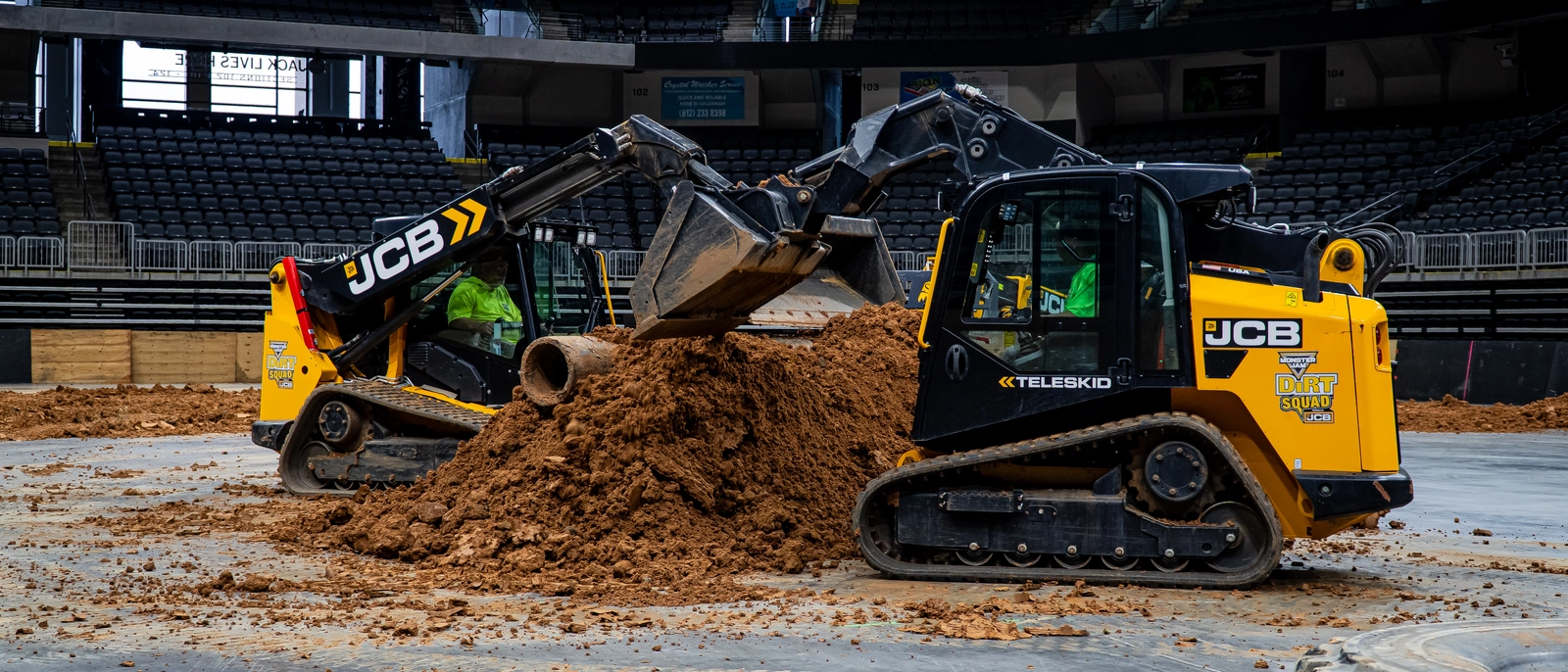 en-us-Teleskid-Monster Jam-Photo