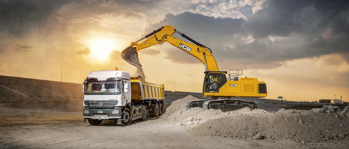 520X - Heavy Excavator -  Non Legislation - Loading