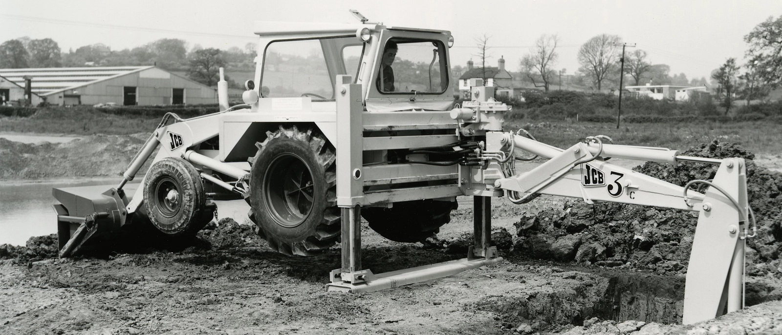 1963 - the JCB 3C backhoe loader became acknowledged as a design class