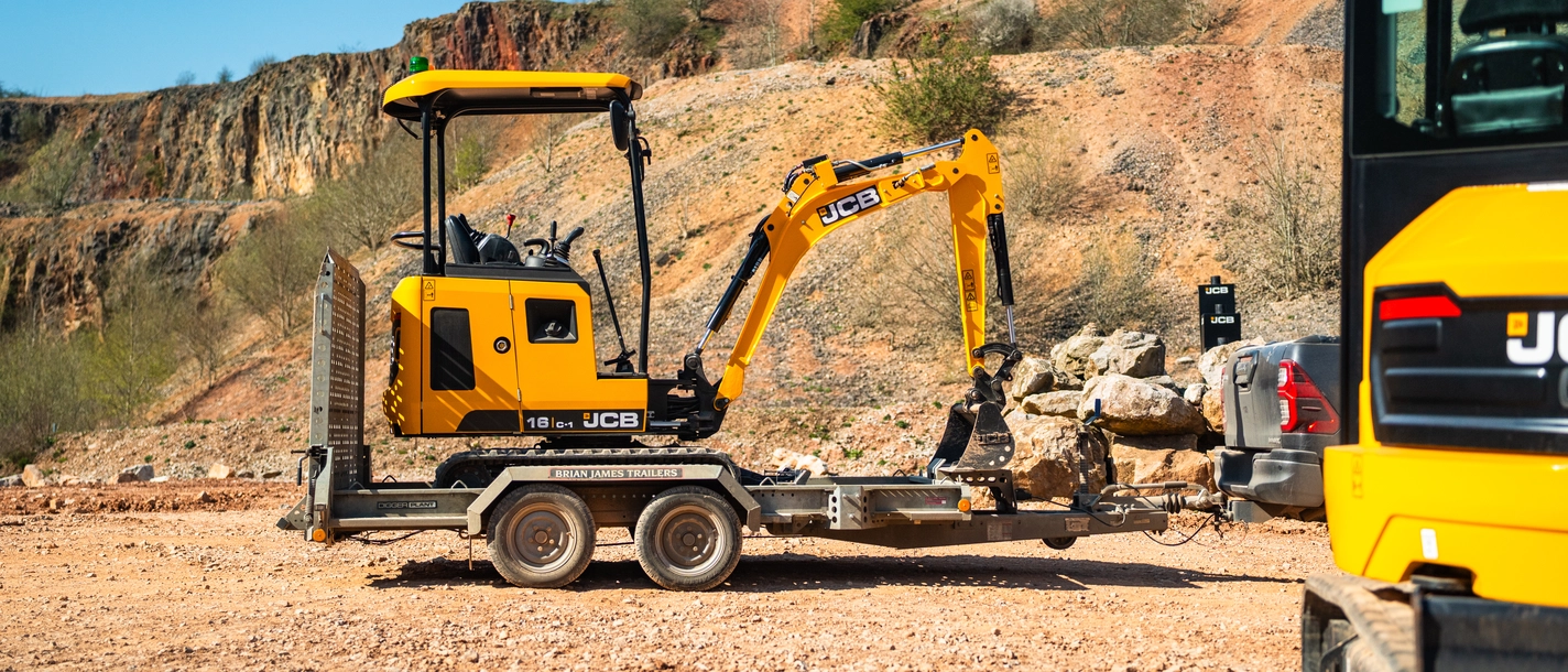 16C-1 - Mini Excavator - Stage V - Application Image