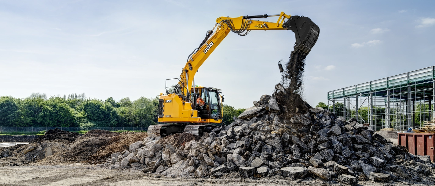 145XR reduced tailswing X series tracked excavator 