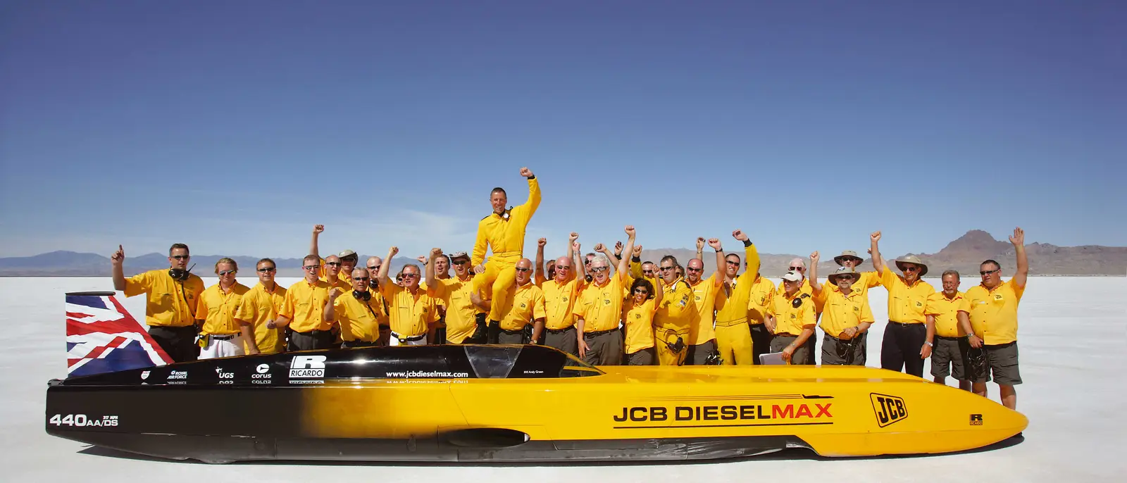 Dieselmax full group image on Bonneville Salt Flats