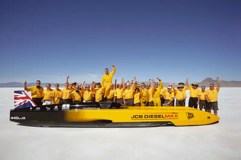 Dieselmax full group image on Bonneville Salt Flats