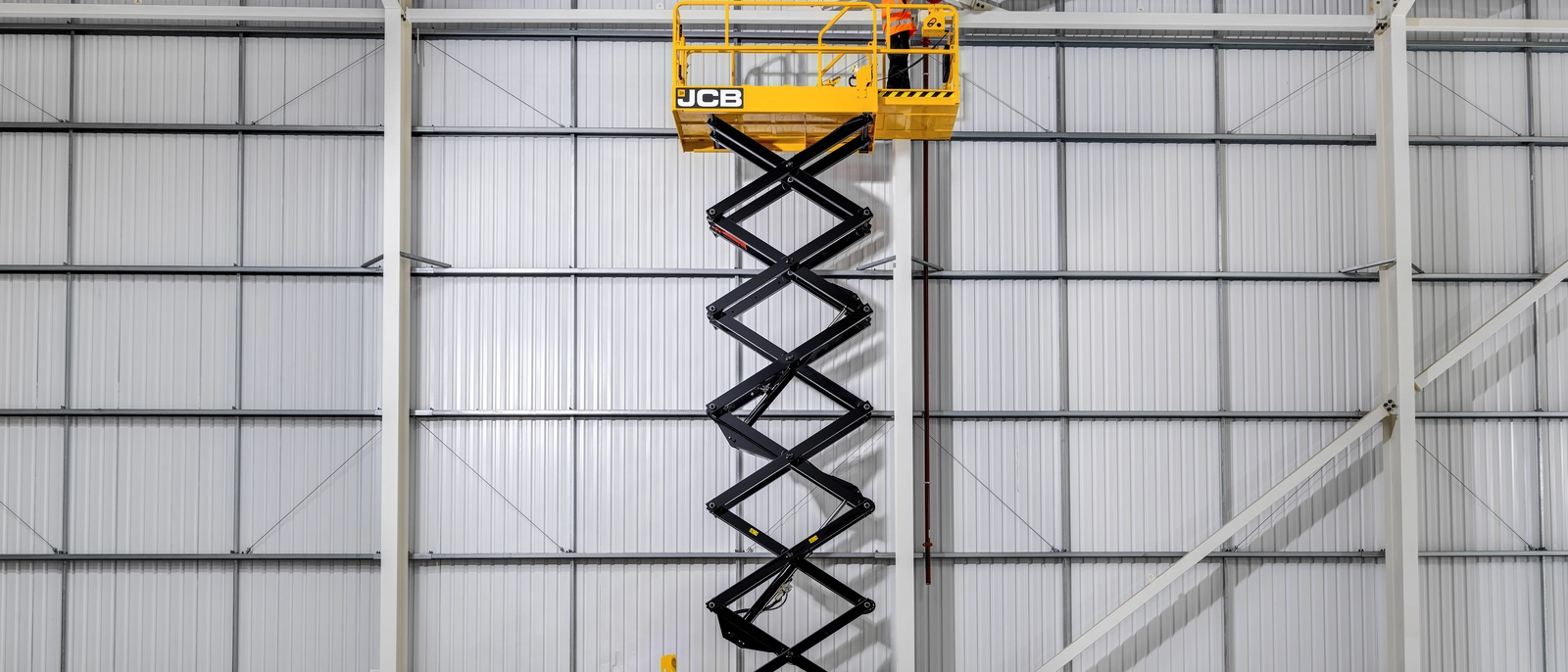 S4046E Electric Drive Scissor Lift in Construction Application