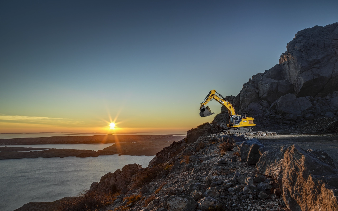 370X Tracked Excavator