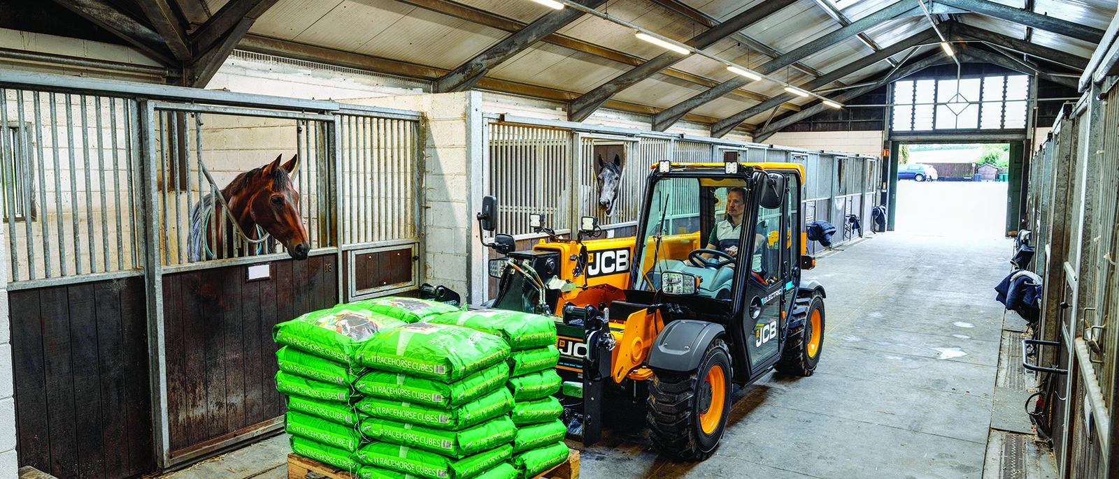 525-60E Electric Telescopic Handler