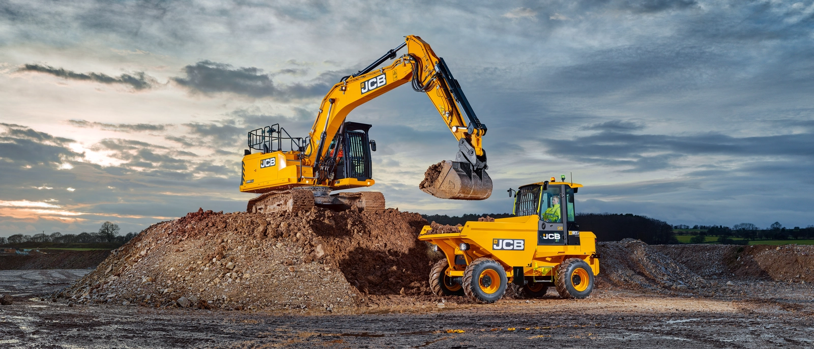 9T-2 Stage V Site Dumper with 20T Excavator loading