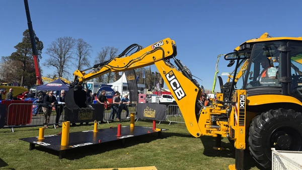 Heat 3 operator challenge Holt JCB