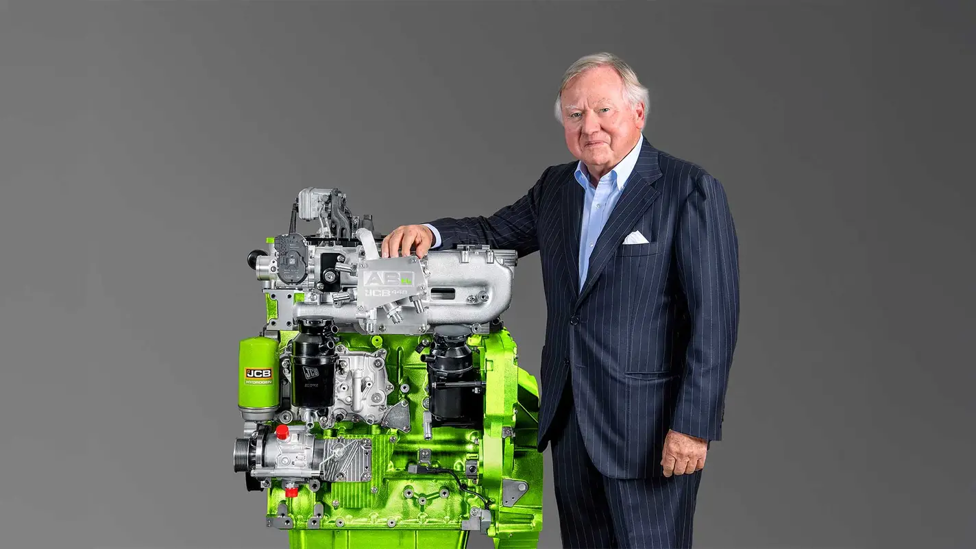 Lord Bamford with the JCB Hydrogen Engine 21x9