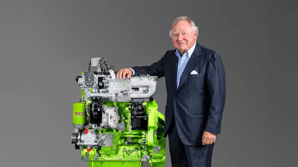 Lord Bamford with the JCB Hydrogen Engine 21x9