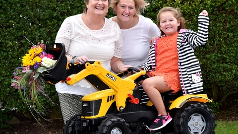 Flashback to 2016 - Janet pictured with Jenny and Maisie after her op